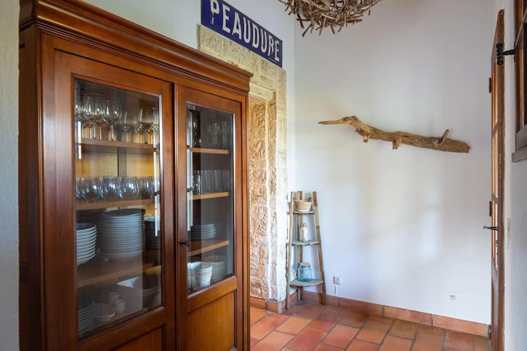 Mas Provencal De 120M2 En Camargue, Avec Piscine Et Parking Inclus, Ideal Pour Des Vacances Arles Eksteriør billede
