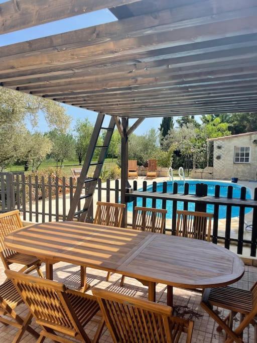 Mas Provencal De 120M2 En Camargue, Avec Piscine Et Parking Inclus, Ideal Pour Des Vacances Arles Eksteriør billede