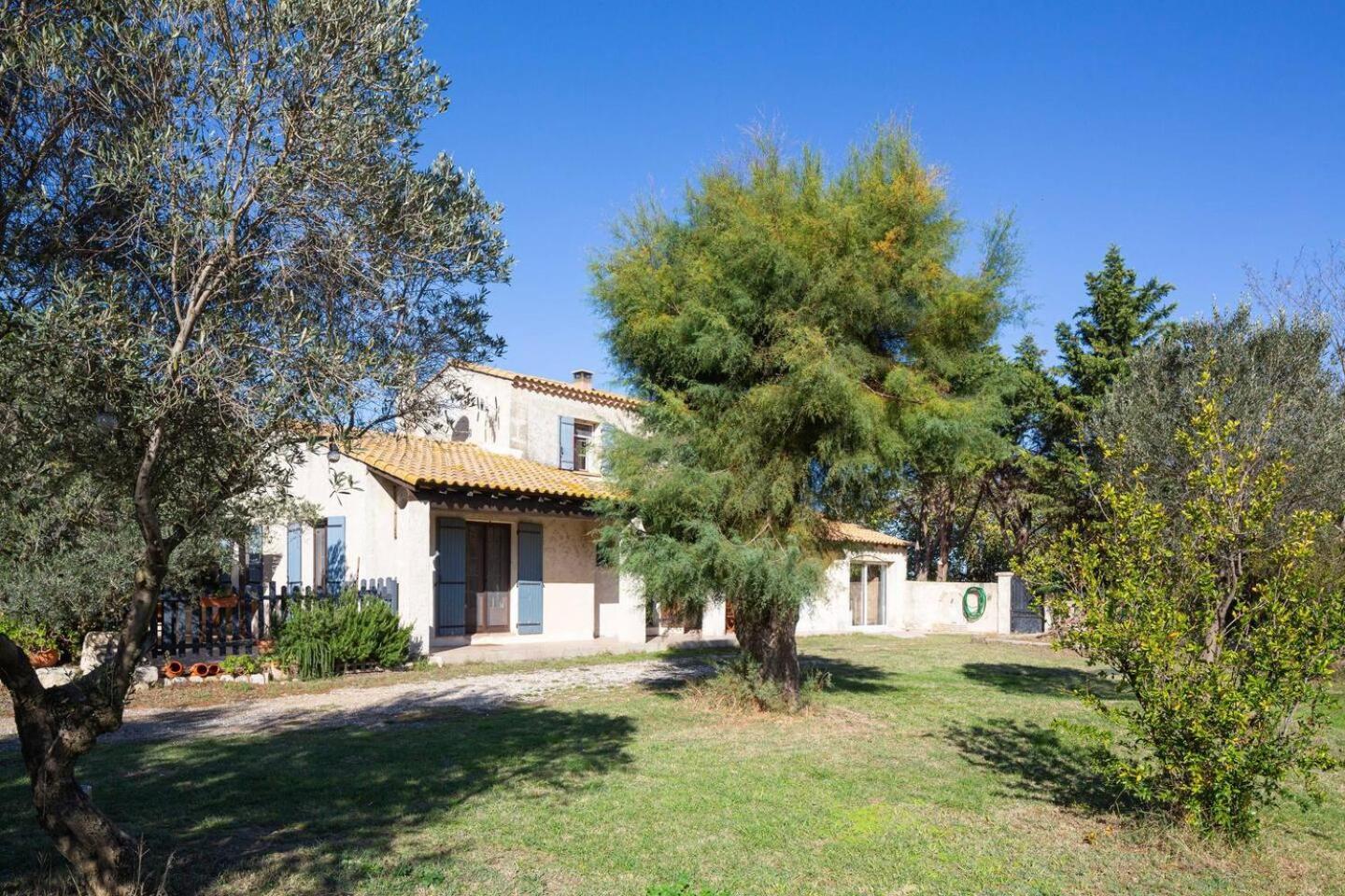 Mas Provencal De 120M2 En Camargue, Avec Piscine Et Parking Inclus, Ideal Pour Des Vacances Arles Eksteriør billede